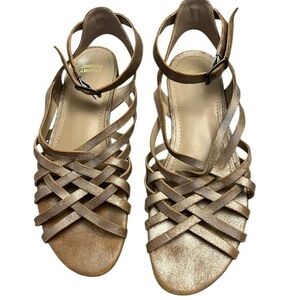 Johnston & Murphy “Grace” Silver Gold Leather Strappy Flat Ankle Strap Sandals 8